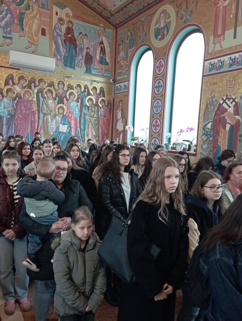 ponedeljak u hramu (8)